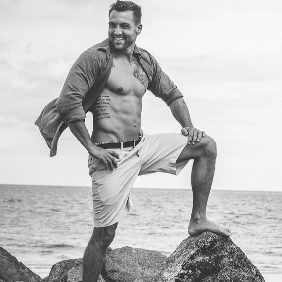 Meet your Posher, Jessica - Picture 2 of 7